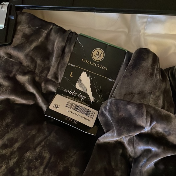 JM Collection. Gray wide leg loungewear. Beautiful side detail. Comfy and soft. - Picture 4 of 4